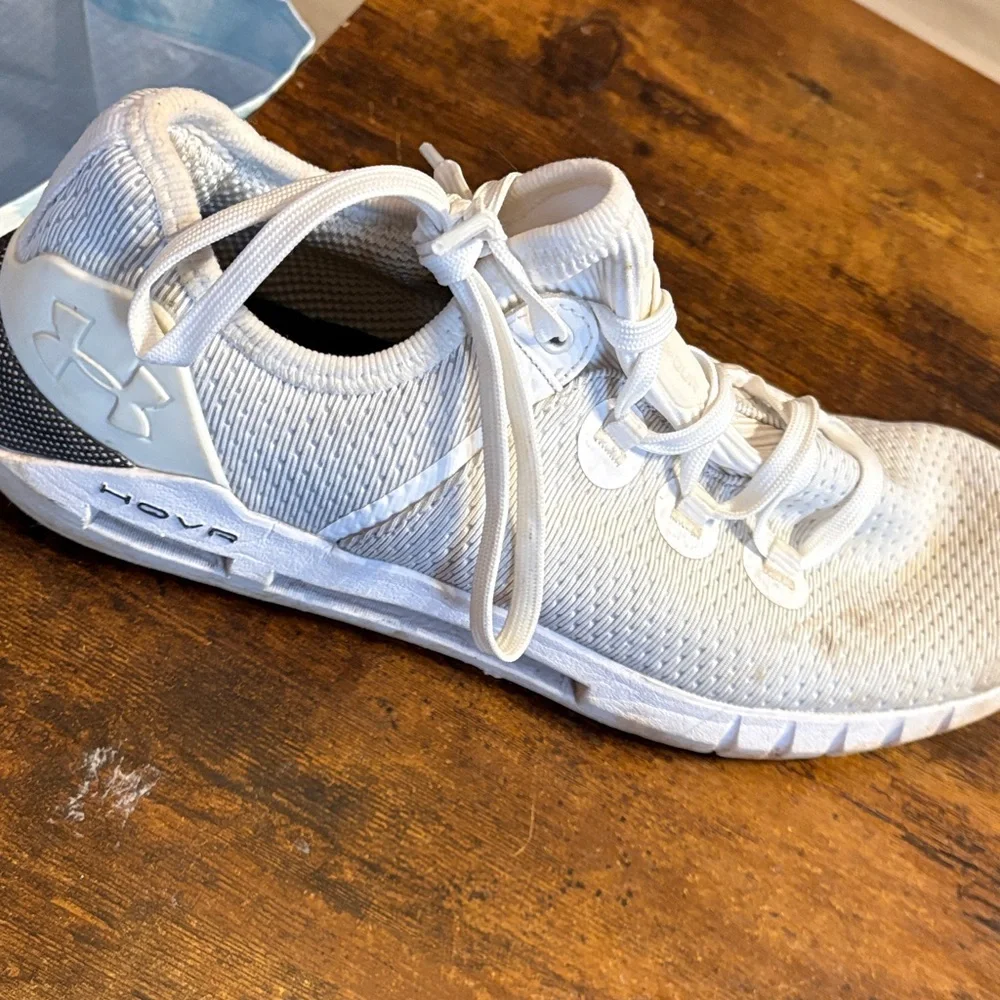 Lightweight Men’s Knit Athletic Sneakers - White